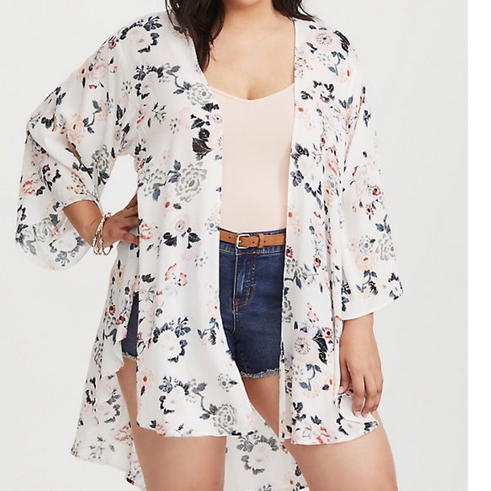 Torrid 00/0 floral kimono with tags